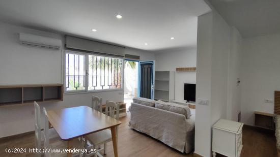 Se alquila apartamento de 1 dormitorio reformado para larga temporada - ALMERIA