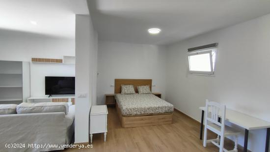 Se alquila apartamento de 1 dormitorio reformado para larga temporada - ALMERIA