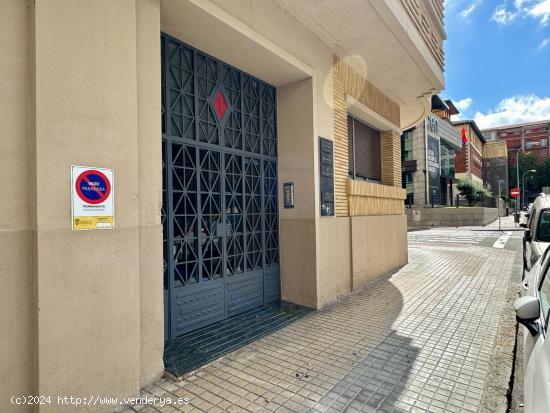 SE VENDE PISO MUY AMPLIO EN ENSANCHE DE PAMPLONA - NAVARRA