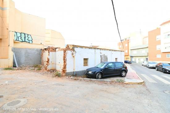 SOLAR DE 225 METROS EN EJIDO NORTE - ALMERIA