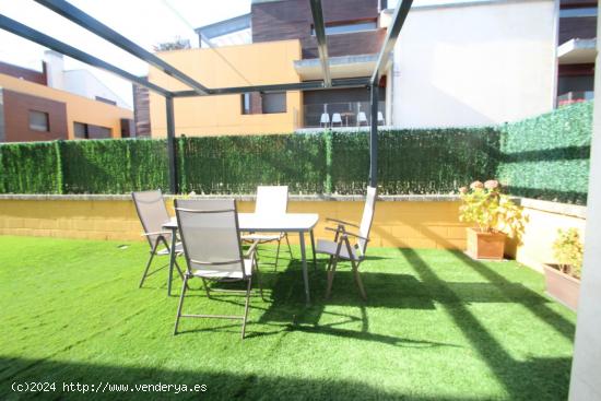 APARTAMENTO EN PLANTA BAJA CON AMPLIA ZONA EXTERIOR DE TERRAZA - JARDIN - CANTABRIA