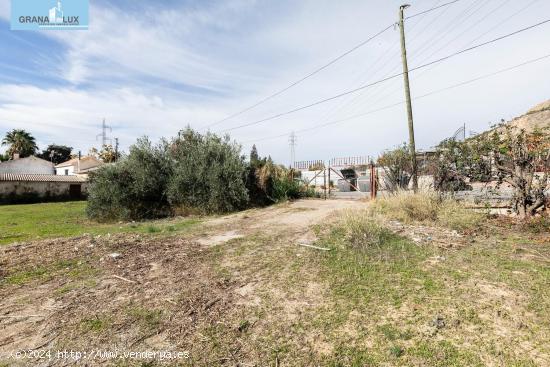 ¿Te falta espacio o lo tuyo es la Agricultura?. Suelo rustico con 6800 metros cuadrados y 2 naves. 