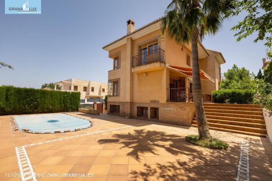 CHALET EN URBANIZACIÓN SANTA MARTA. GÓJAR. - GRANADA