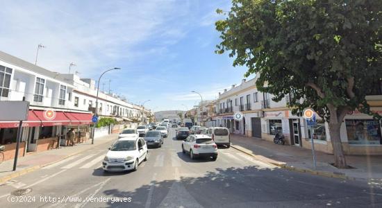 LOCAL COMERCIAL  DE 45 m2 EN LE INTERIOR Y 20 m2 de terraza. - CADIZ