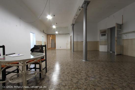 Local comercial en Avenidas - BALEARES