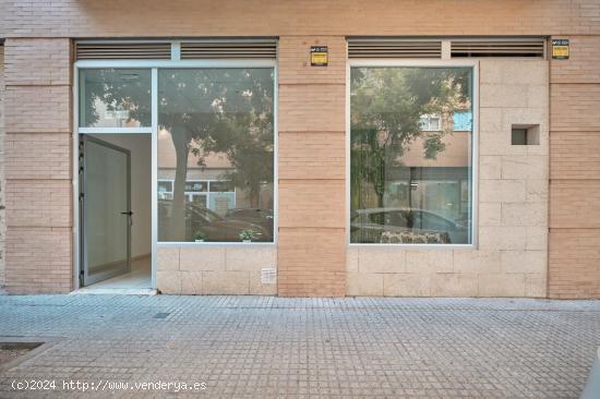 Se vende local comercial - CADIZ