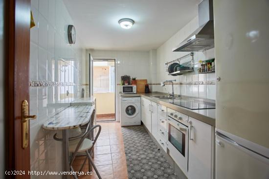 Zona Sur apartamento amplio de dos dormitorios en muy buen estado. - CADIZ