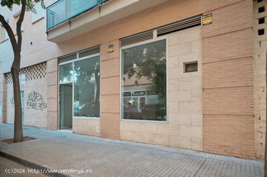 Se vende local comercial - CADIZ