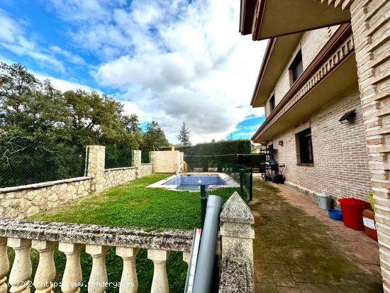 Tu chalet de ensueño, independiente con 7 dormitorios, 4 baños, piscina etc... - GUADALAJARA