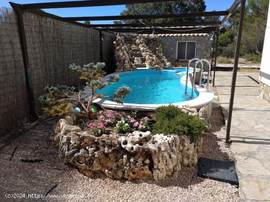 Chalet con piscina - GUADALAJARA