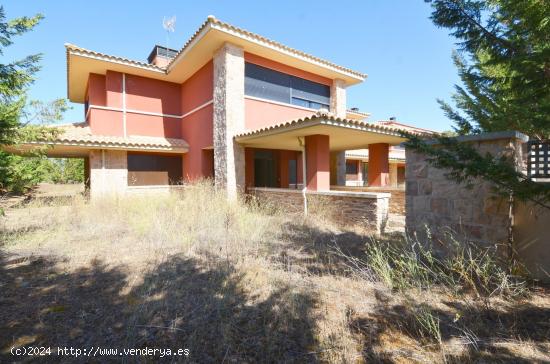 Urbis te ofrece un espectacular chalet en Carrascal de Barregas, Salamanca. - SALAMANCA