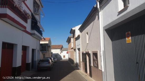  PISO EN VENTA MIAJADAS - CACERES 