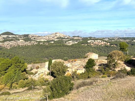 finca rústica con gran casa - BARCELONA