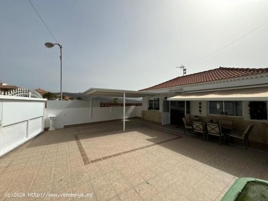 Propiedad con terraza y aparcamiento - LAS PALMAS