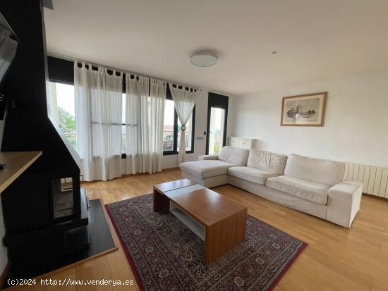 PRECIOSA CASA EN VENTA EN URB. MASIA BACH - BARCELONA