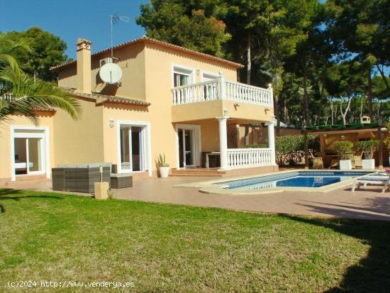 Moraira Villa excelente con vistas al mar y muy cerca de la playa - ALICANTE