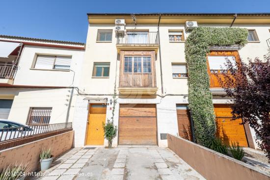  CASA ADOSADA DE 4 HABITACIONES CON GARAJE Y TERRAZA EN VILALLONGA DEL CAMP - TARRAGONA 