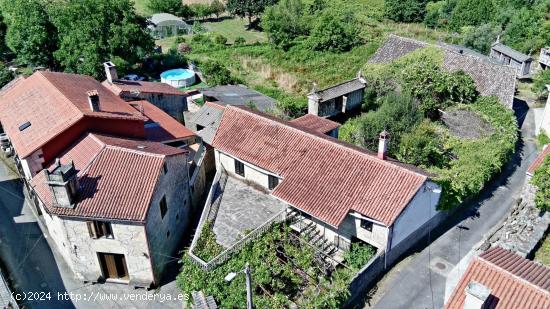 Encantadora casa de piedra en Catoira para reformar - PONTEVEDRA