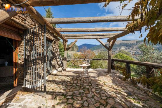  Cortijo en el valle del Poqueira con impresionantes vistas - GRANADA 