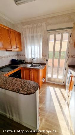 Chalet independiente en una res cerrada con piscina comunitaria!!! - ALICANTE