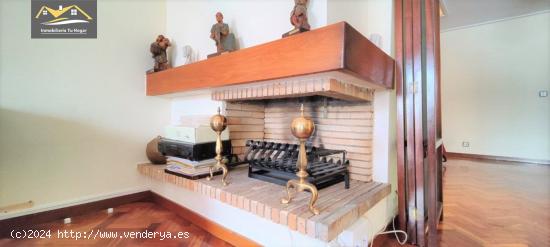 SE VENDE LUMINOSO DUPLEX EN LA CALLE DEL PASEO CON PLAZA DE GARAJE.  REF  7255 - ORENSE