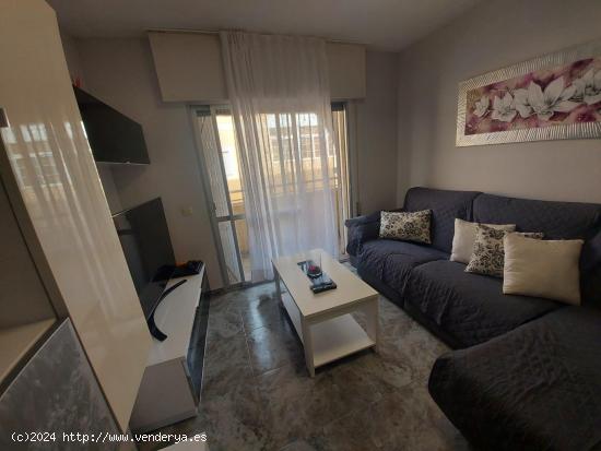 Dúplex sobre almacen de 3 dormitorios en venta en Santo Domingo - ALMERIA