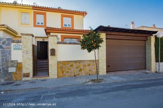 Chalet en Monteluz con Piscina Propia - GRANADA