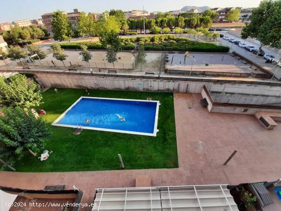 MERAVELLOS PIS DE 4 HAB. AMB PISCINA I JARDI COMUNITARI - BARCELONA