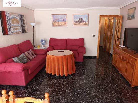 DISPONIBLES HABITACIONES PARA CHICAS EN PISO COMPARTIDO EN AVDA. DE MADRID - JAEN