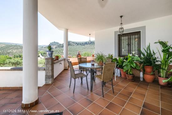 Casa con terreno ubicada en plena naturaleza, a tan solo 2km de Montefrio. - GRANADA