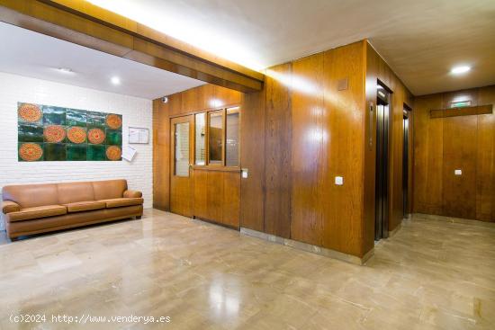 Oficina en Avenida de  Madrid en Venta - GRANADA