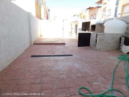 CHALET DE 3 PLANTAS CON 4 DORMITORIOS 3 BAÑOS - TOLEDO