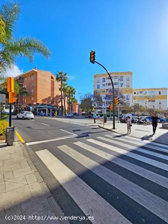 EN ALQUILER LOCAL COMERCIAL EN AVENIDA FEDERICO GARCIA LORCA - MALAGA