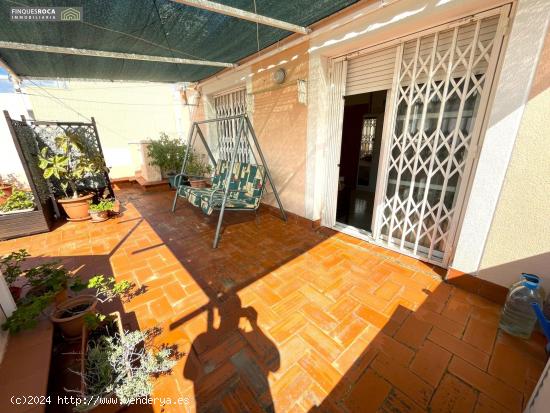  Casa de Planta Baja y dos Plantas Altas, de 4 Dormitorios, 3 Baños, y Terraza de 35 m2 - TARRAGONA 