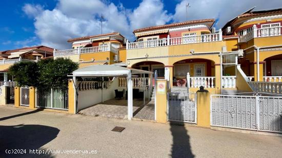 ADOSADO EN ORUHUELA COSTA. 3 DORM. 2 BAÑOS. PISCINA COMUNITARIA. - ALICANTE