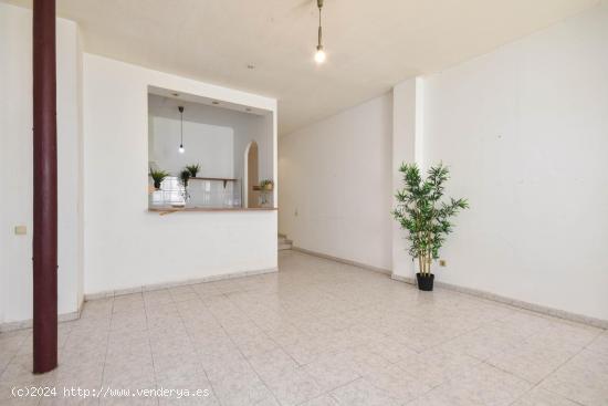 BONITO PISO CÉNTRICO DE 2 HABITACIONES - BARCELONA