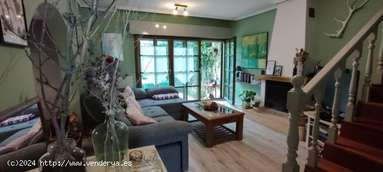 ESTUPENDO CHALET CON JARDÍN EN URBANIZACIÓN PRIVADA EN MORTERA.- - CANTABRIA