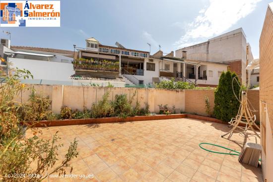 Vivienda Independiente en Planta Baja con Amplio Patio y Terraza - GRANADA