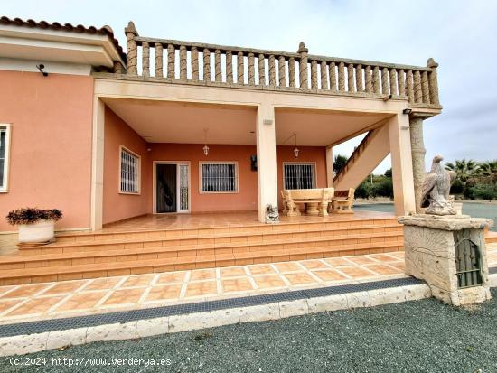 ¡EXCELENTE CHALET UBICADO EN PARTIDA JUBALCOY! - ALICANTE