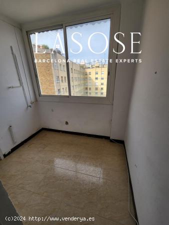 Piso para reformar en Eixample - BARCELONA