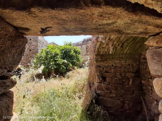  Gran casa con patio y pozo en Valdefuentes - CACERES 