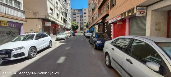 LOCAL COMERCIAL ZONA CAMINO DE RONDA - GRANADA