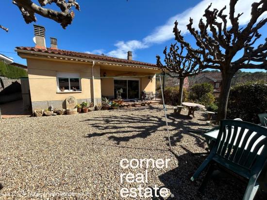 Tu Refugio Perfecto en Sant Cugat: Casa Esquinera con Piscina y Barbacoa - BARCELONA