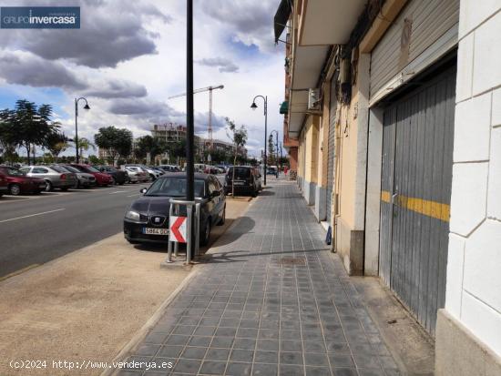 Local comercial con vado en zona Parque Molí D´Animeta de Quart de Poblet - VALENCIA