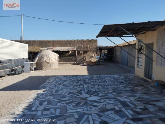 CASA DE CAMPO CON ALMACÉN EN LORCA - MURCIA