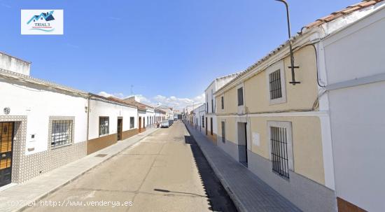 Venta casa en Puebla de la Calzada (Badajoz) - BADAJOZ