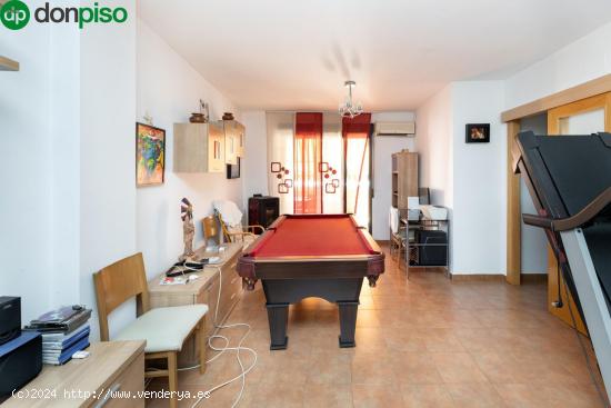 Vivienda Independiente en Planta Baja con Amplio Patio y Terraza - GRANADA