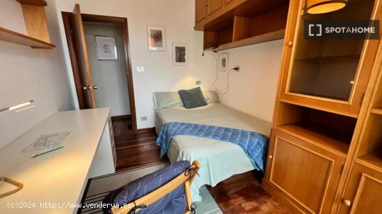 Habitación privada con calefacción en apartamento de 5 dormitorios en Begoña - VIZCAYA