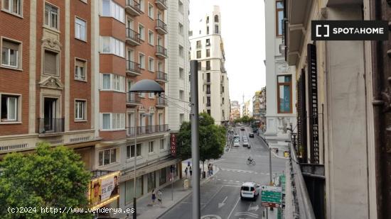 Habitación en piso compartido en madrid. - MADRID