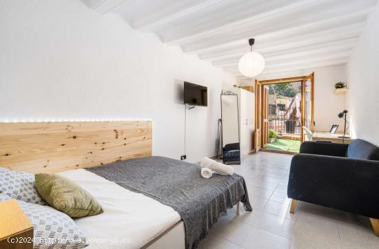 ¡Habitaciones en alquiler en un apartamento de 5 habitaciones en Barcelona! - BARCELONA